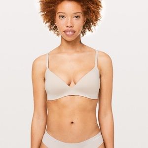 NEW WITH TAGS Lululemon take shape bra